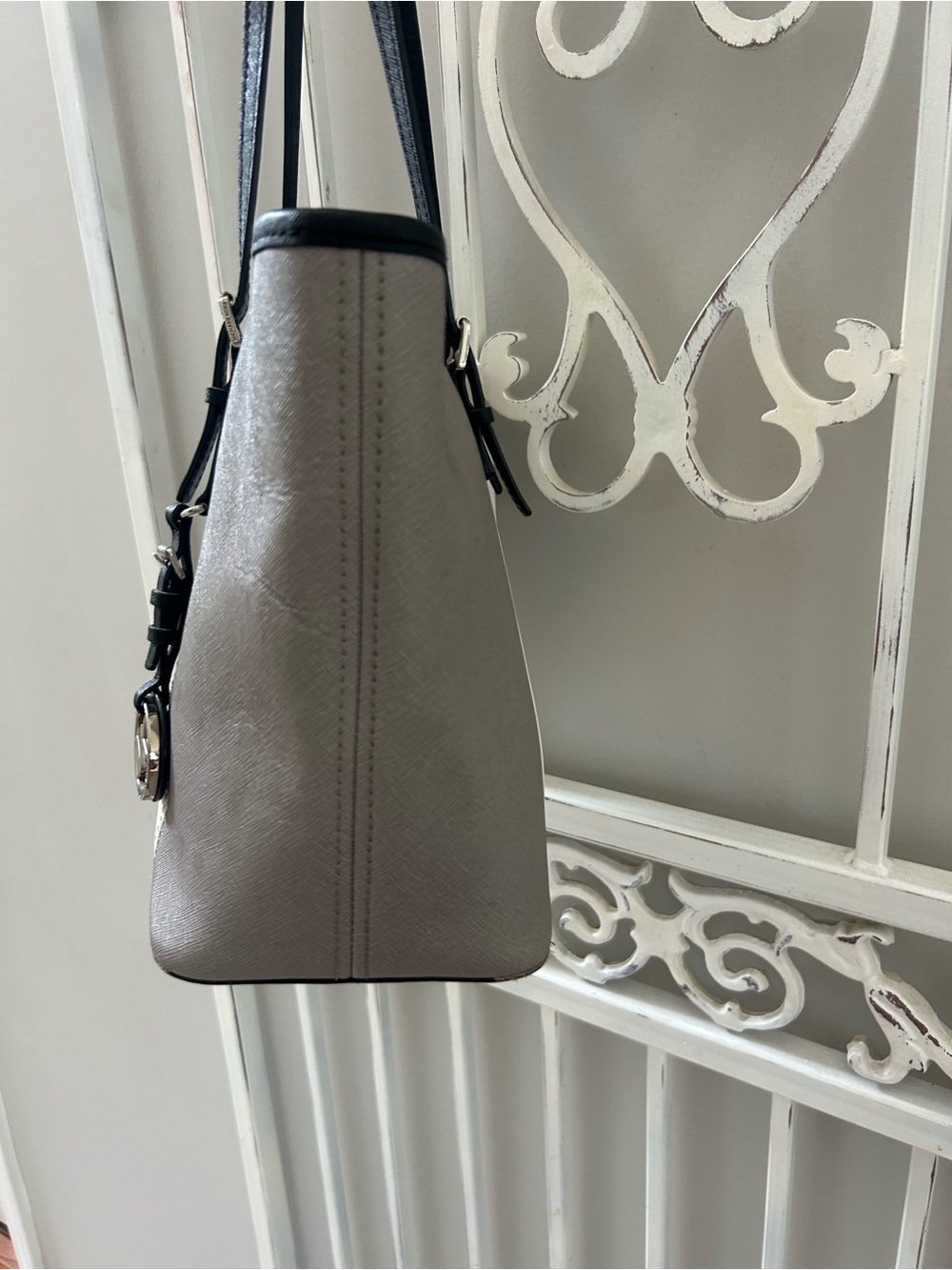Michael Kors Jet Set Travel Colorblock Tote Gray White Black Saffiano Leather - Picture 7 of 9